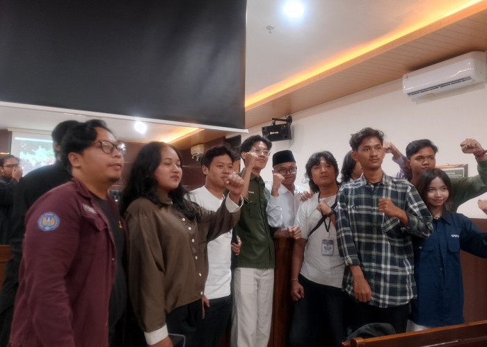 Kisah Solidaritas Aktivis UNY di Balik Vonis Perdana Arie