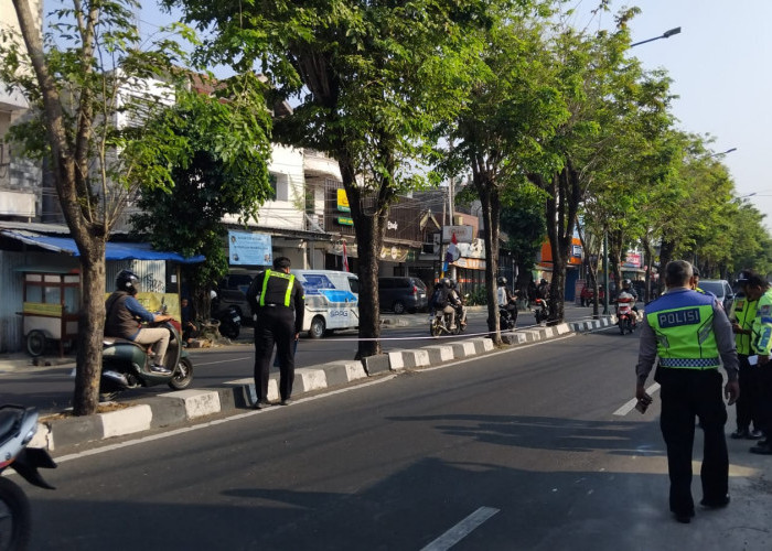 Motor Tergelincir Pasir di Wirobrajan, Pelajar Putri Meninggal di Kolong Truk Tronton