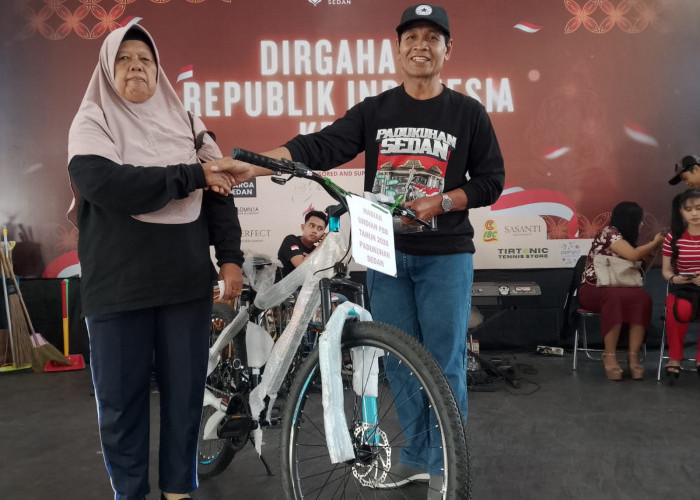 Tutup Rangkaian Acara 17-an, Warga Tertib Bayar Pajak di Sedan Dapat Hadiah Sepeda