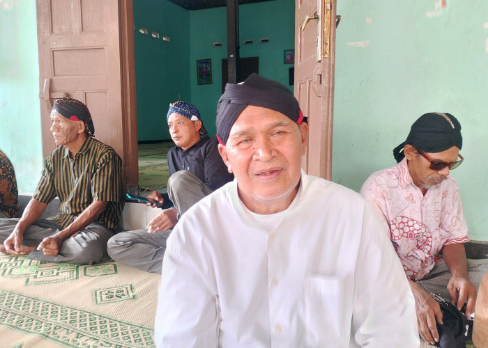 Magnet Tradisi dari Beji Sleman, Rahasia 17 Lipatan dan Filosofi Blangkon 