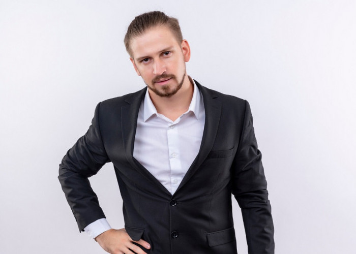 Tampil Sempurna dan Memukau, Simak 5 Jenis Kemeja yang Cocok untuk Padu Padan Jas Hitam Terbaik