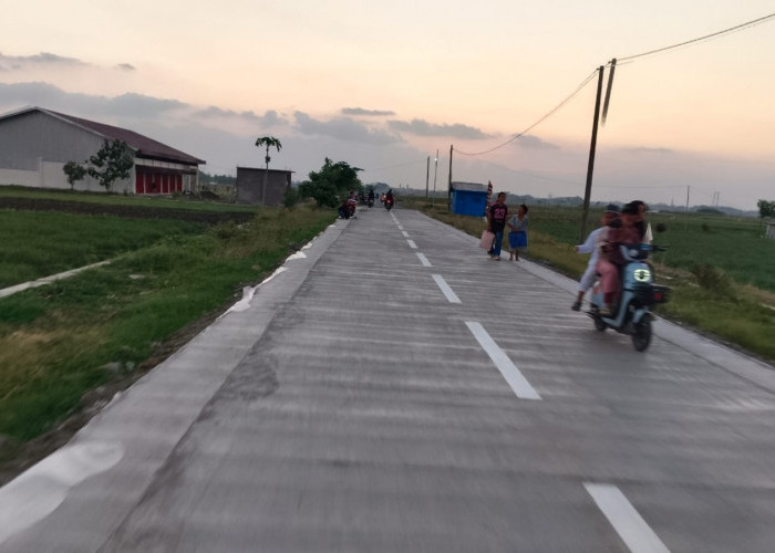 Jawab Keresahan Warga Soal Jalan Rusak, Bupati Brebes Paramitha Perbaiki Jalan Poros Jagalempeni- Tegalgandu