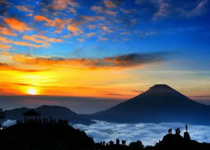 Menembus Kabut Berikut Ini Rekomendasi Destinasi Terpopuler Dieng 2026