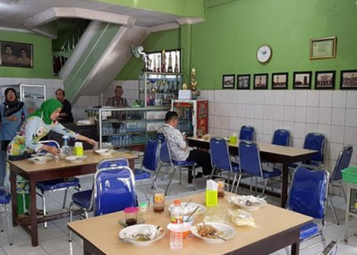 Daftar Tempat Makan Siang Paling Legendaris dan Ekonomis di Jember