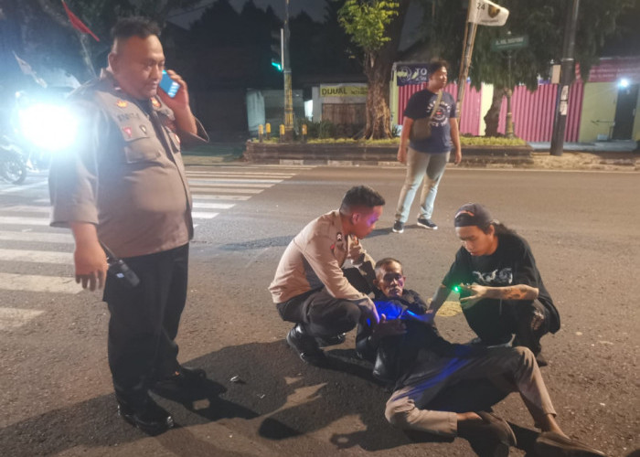 Sepeda Motor Adu Banteng di Simpang Sisingamangaraja, Satu Korban Luka-luka
