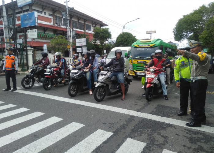 Kendaraan Pelat Luar Daerah Dominasi Jogja Saat Natal, Ini Titik Rawan Macetnya