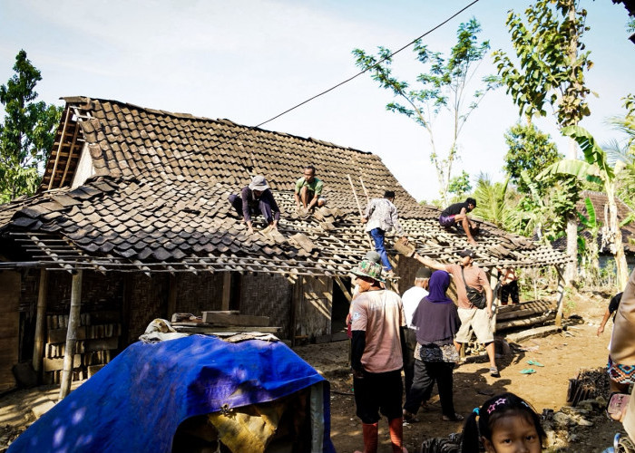 Anak Berkebutuhan Khusus di Karangmojo Gunungkidul yang Dirantai Keluarga Dapat Rumah Layak Huni 