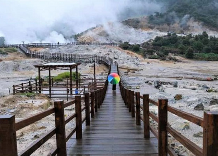 Pesona Eksotis Kawah Sikidang Banjarnegara, Destinasi Wisata Vulkanik Populer 