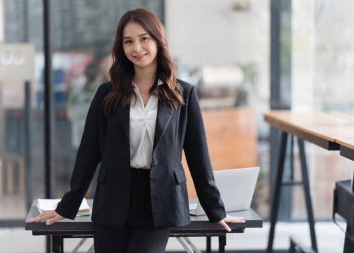 7 Pilihan Warna Blazer untuk Penampilan Elegan dan Berwibawa Segala Acara, Cek Disini