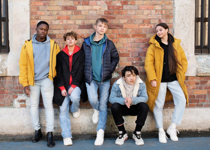 Ciri Khas Unik dan Anti Mainstream, Simak 5 Paduan American High School Outfit yang Modis dan Menarik