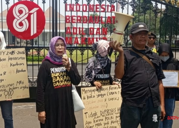 Usia 67 Tahun Tak Menghalangi Bu Yuliana Turun ke Jalan, Soroti Kasus Keracunan MBG