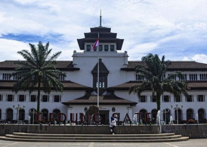 Wisata Terbaru 2024: Sensasi Belajar Sambil Piknik dan Edukasi tentang Sejarah Kota Bandung di Gedung Sate