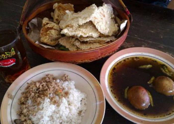 Daftar Destinasi Kuliner Ikonik dengan Cita Rasa Turun-Temurun di Pekalongan