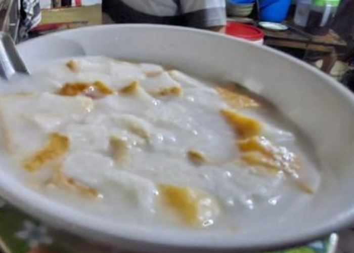 Legenda Kuliner Malam, Menikmati Kehangatan Kolak Roti Khas Nganjuk yang Menggugah Selera