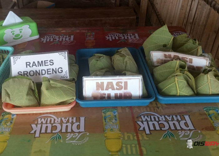 Angkringan di Jalan Baru Gading Ngalang, Sajikan Kuliner Khas Gunungkidul Berbungkus Daun Jati