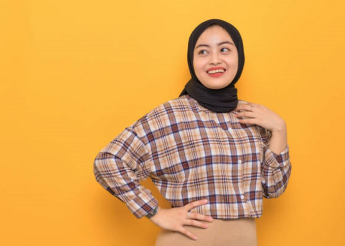 Inspirasi Penampilan Manis Sekaligus Modis dengan Outfit Kemeja Flanel Wanita Hijab, Simak Disini