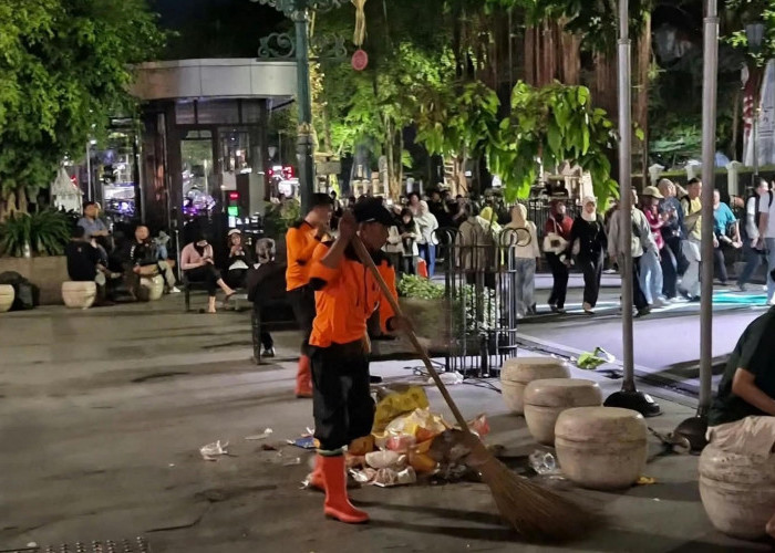 Gelaran WJNC Kelar, Petugas Kebersihan  Gercep  Malioboro Kembali Bersih Pagi Hari