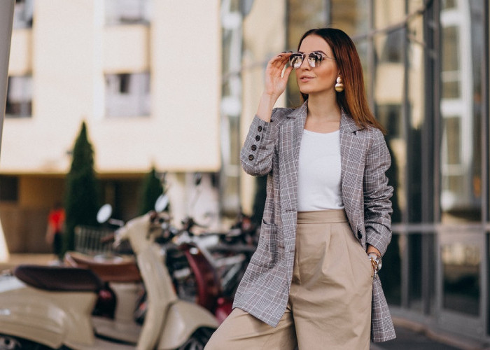 6 Inspirasi Outfit Wanita yang Ingin Tampil Chic dan Elegan, Langsung Tingkatkan Rasa Percaya Diri