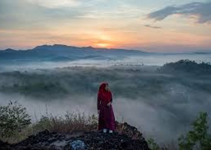 Wisata Gunung Ireng Dengan Sunrise dan Sunset Yang Memukau, Destinasi Menawan Dengan Legenda Menarik