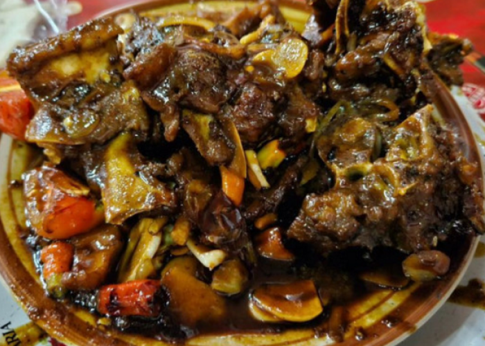 Pilihan Sate Kambing Legendaris di Solo, Destinasi Makan Siang Paling Bikin Ketagihan
