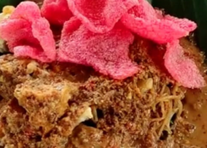 Mie Pangsit Paling Hits di Surabaya, Porsi Jumbo, Topping Melimpah, dan Kuah Ngaldu yang Bikin Nagih!