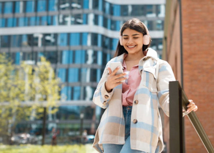 Tampil Berbagai Gaya Modis dengan OOTD Oversize Buat Ngampus, Cek Inspirasinya Disini