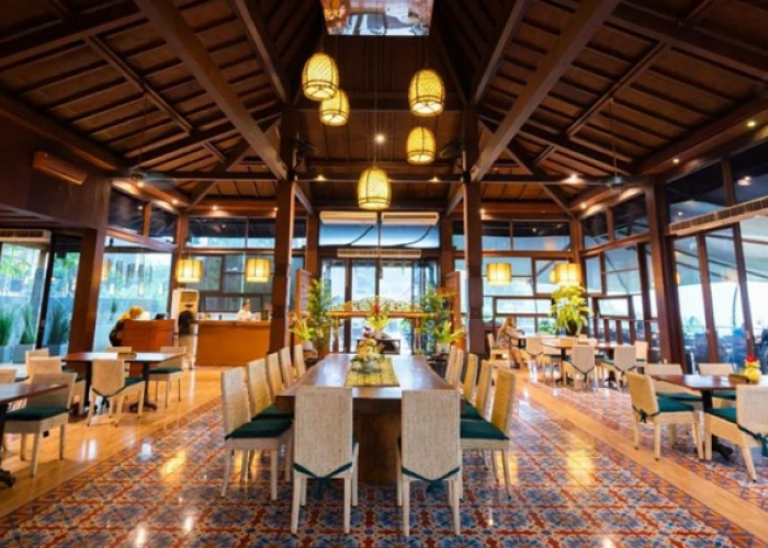 Harga Tiket Masuk & Menu On The Rock Jogja Jadi Tempat Dinner Romantis di Atas Tebing