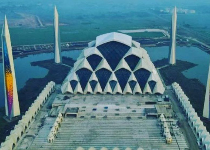Jelajahi Keindahan Wisata Terbaru Religi Terpopuler 2024, Masjid Raya Al Jabbar Bandung 