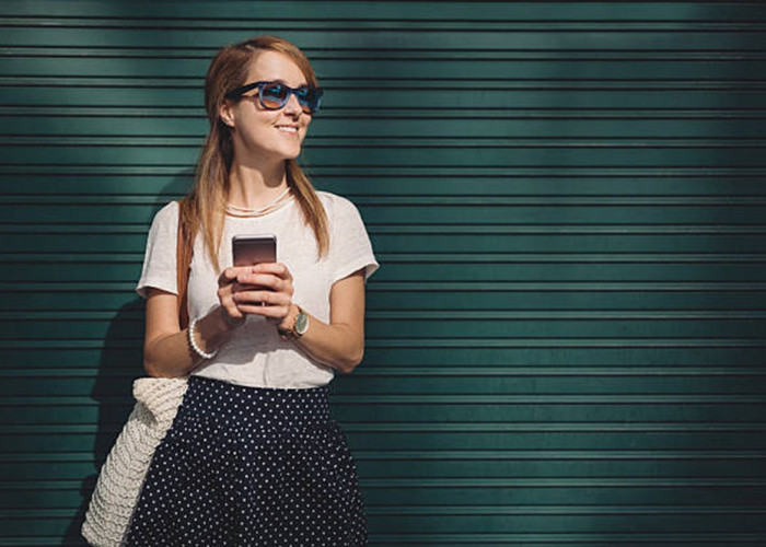 Tampil Nyaman Sehari-hari dengan OOTD Rok Polkadot, Bisa Terlihat Lebih Muda dan Kekinian