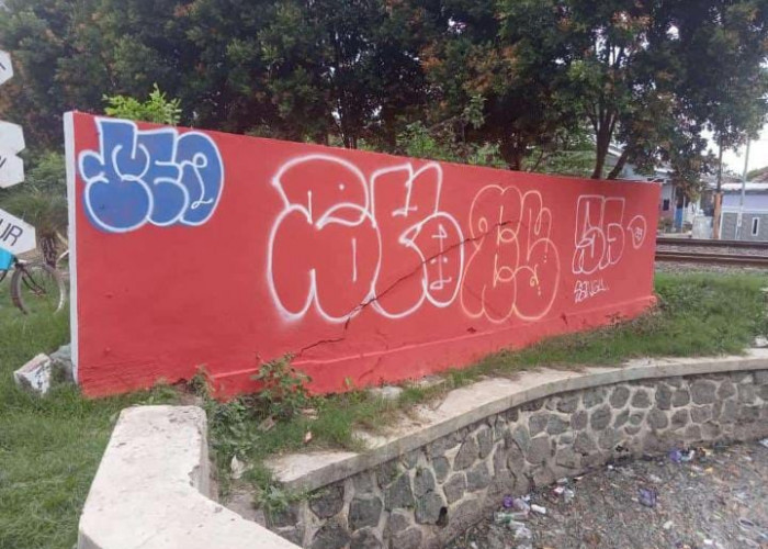 Parah, Aksi Vandalisme Rusak Pemandangan Taman dan Fasilitas Umum di Kota Tegal
