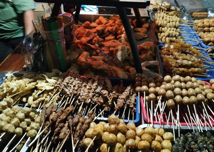 Romantisme Nasi Kucing dan Angkringan Jadi Ruang Demokrasi Kuliner di Yogyakarta