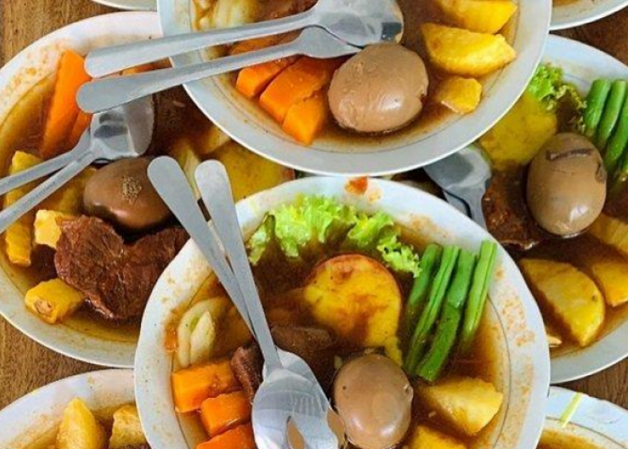 Selat Tenda Biru Solo jadi Kuliner Legendaris Autentik Sejak Puluhan Tahun Rp19 Ribuan 