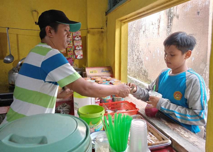 Terkait Pelaksanaan Program Makan Bergizi Gratis, Penjaga Kantin Merasa Khawatir Omzet Anjlok