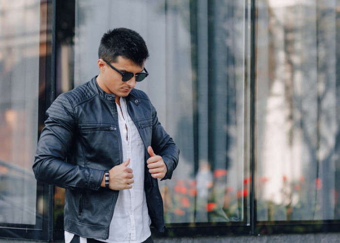 7 Ide Styling Outfit Jaket Kulit Pria yang Buat Penampilanmu Makin Trendi dan Tidak Membosankan