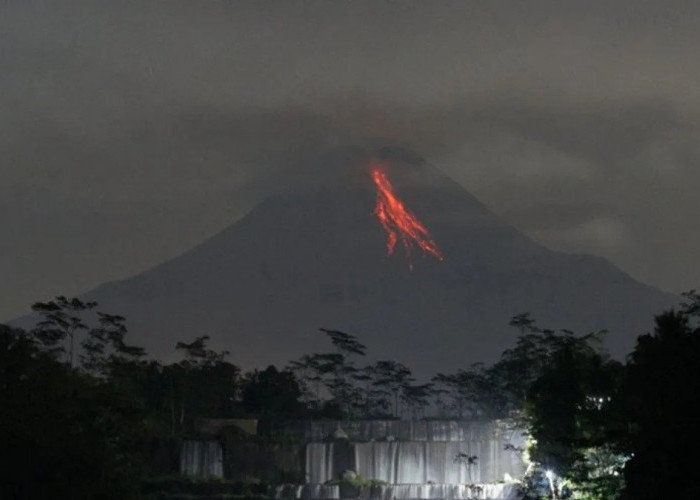 Gunung Merapi Keluarkan 2 Kali Guguran Lava, Kamis Pagi