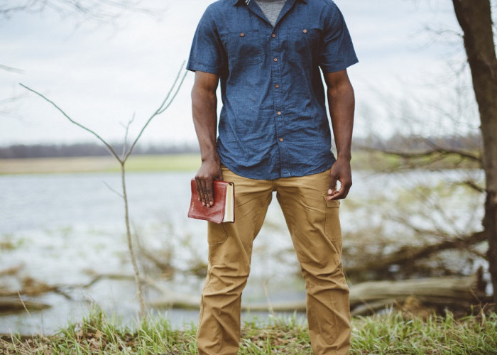 Santai Tapi Tetap Stylish, Inilah 6 Rekomendasi Styling Outfit dengan Celana Cargo Tahun 2025