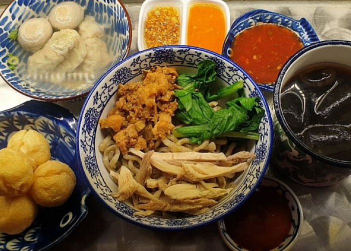 Rekomendasi Tempat Berbuka Puasa Ikonik Paling Menggugah Selera di Jakarta Selatan