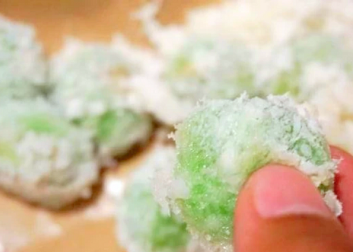 Menelusuri Jejak Manis Klepon Legendaris di Pulau Dewata