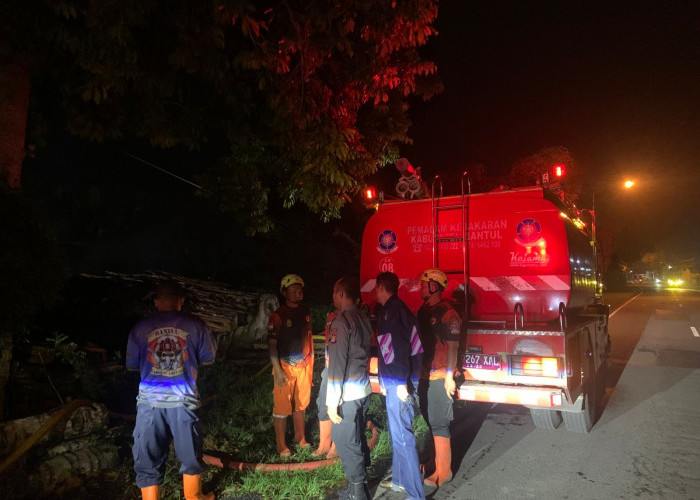 Gudang Kayu di Bantul Terbakar Dini Hari, Kerugian Ditaksir Rp48 Juta