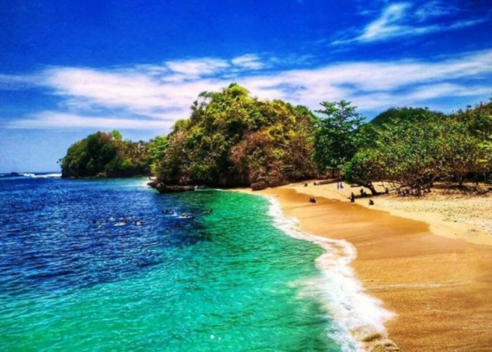 4 Wisata Terbaru 2024 Pantai di Jawa Timur, Salah Satunya Ada yang Memiliki Warna Air Laut Gradasi