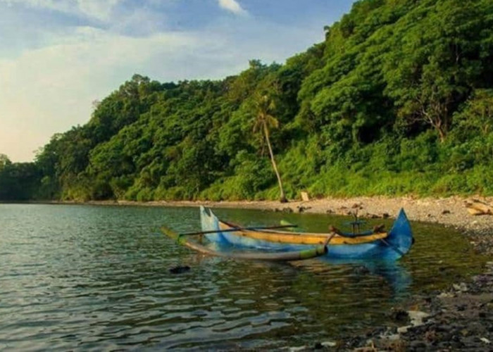 Deretan Wisata Pantai di Gresik yang Bagus untuk Liburan, Pesonanya Tak Kalah Indah dengan Bali