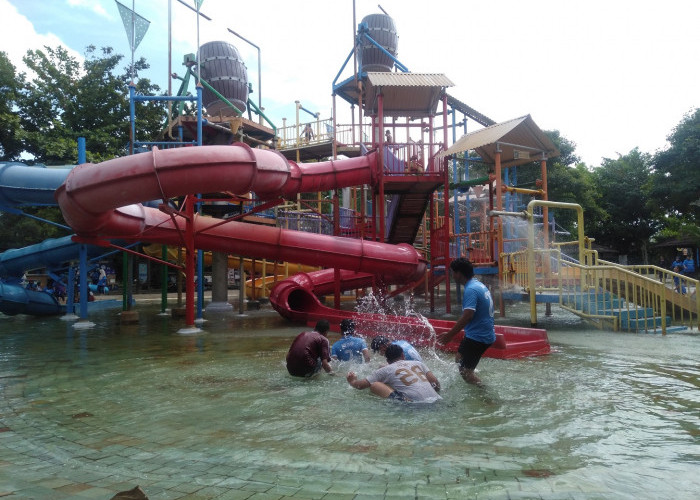 Serunya Bermain Wahana di Waterboom Jogja, Ini Cerita Wisatawan Jakarta dan Babel