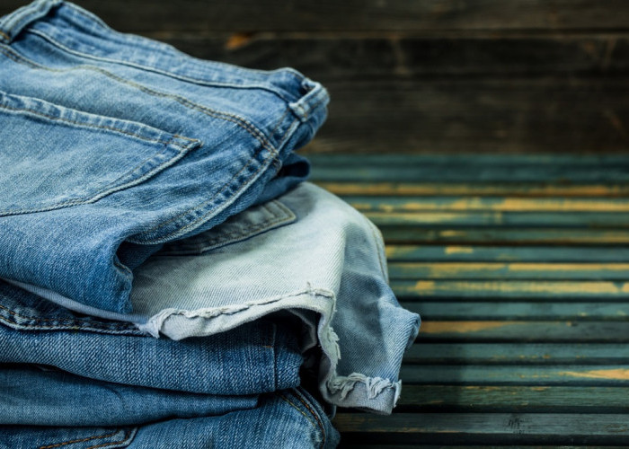 5 Pilihan Celana Jeans Gombrong Pria untuk Paduan Outfit Skena Terbaik, Apa Saja Itu?