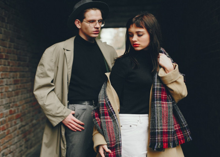 Tampil Manis Bersama Pasangan, Simak 5 Ide Styling Couple Outfit yang Minimalis dan Elegan