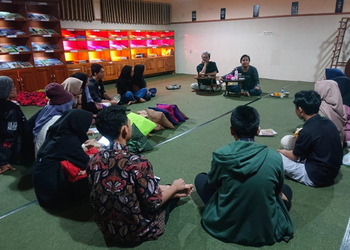 Keren, Klub Baca Damar SMAN 1 Brebes Latih Anggotanya Diskusi Hingga Menulis