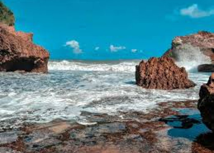 Pesona Pantai Wohkudu Wisata Terbaru Awal Tahun Gunungkidul, Keindahan Pasir Putih dan Sunset yang Memukau