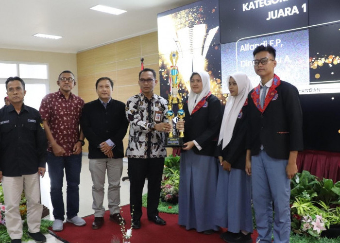 Pemanfaatan Limbah Daun dan Kardus Raih Juara Krenova 2024 Kabupaten Brebes