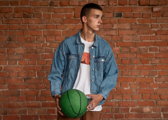 Ekspresikan Diri Lebih Bebas, Simak 7 Tren Fashion Pria di Tahun 2025 yang Bisa Jadi Pilihan Terbaik