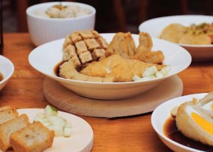 Lezatnya Kuliner Cuko Pempek Paling Juara di Malang yang Bikin Nagih!