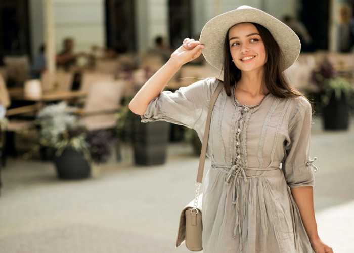 4 Ide Outfit Terbaik untuk Wisata Bareng Pasangan, Simpel dan Nyaman untuk Dipakai